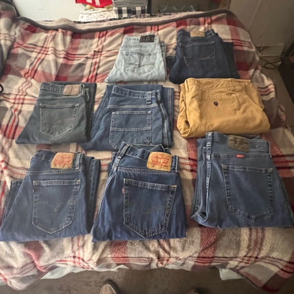 Got some 32x34 pants and some other sizes just message me